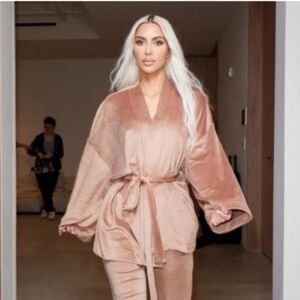 SKIMS velour robe size Medium